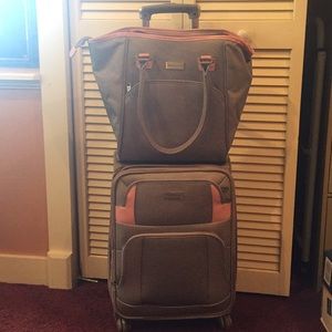 tommy bahama carry on luggage